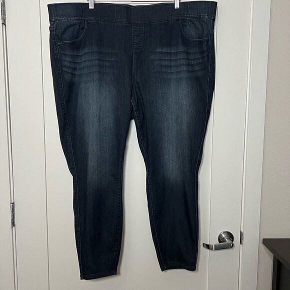 Torrid Womens Jeans Plus Size 4 Blue Medium Wash Denim Crop Lean Pull On Pockets - Picture 1 of 12